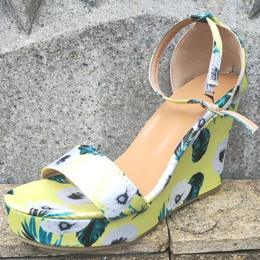 Color Matching Floral Print Platform Heel Sandals