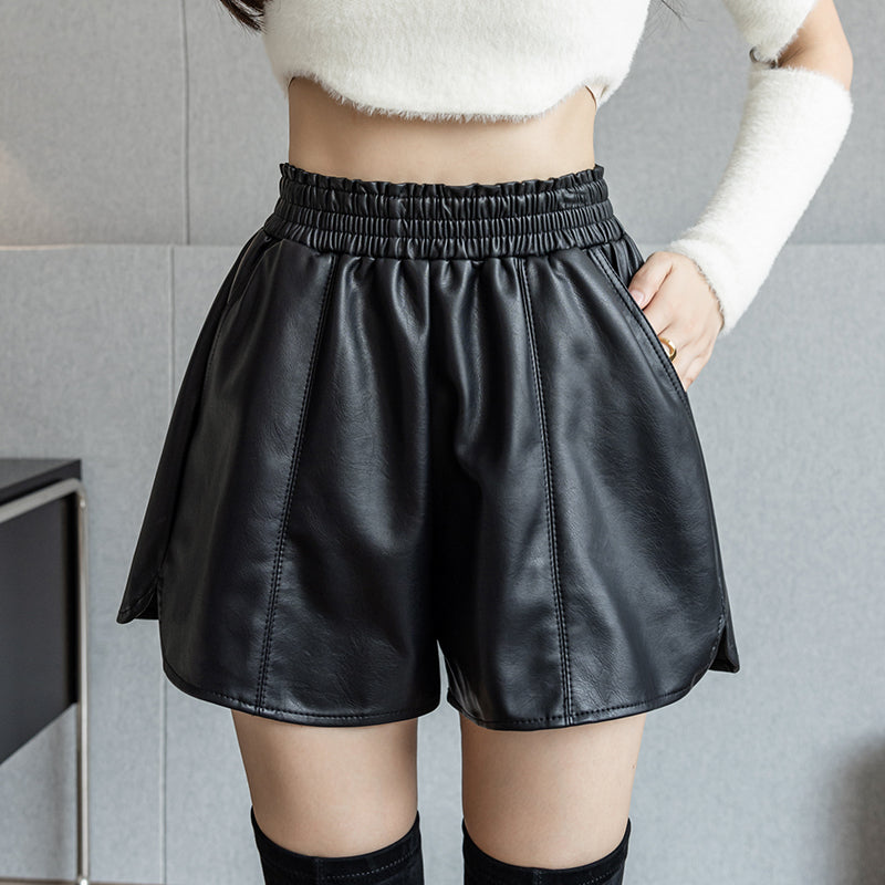 Solid Color Elastic Waist Casual Shorts